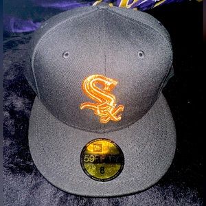 New Era MLB White Sox fitted Cap. New with tags. Size 8